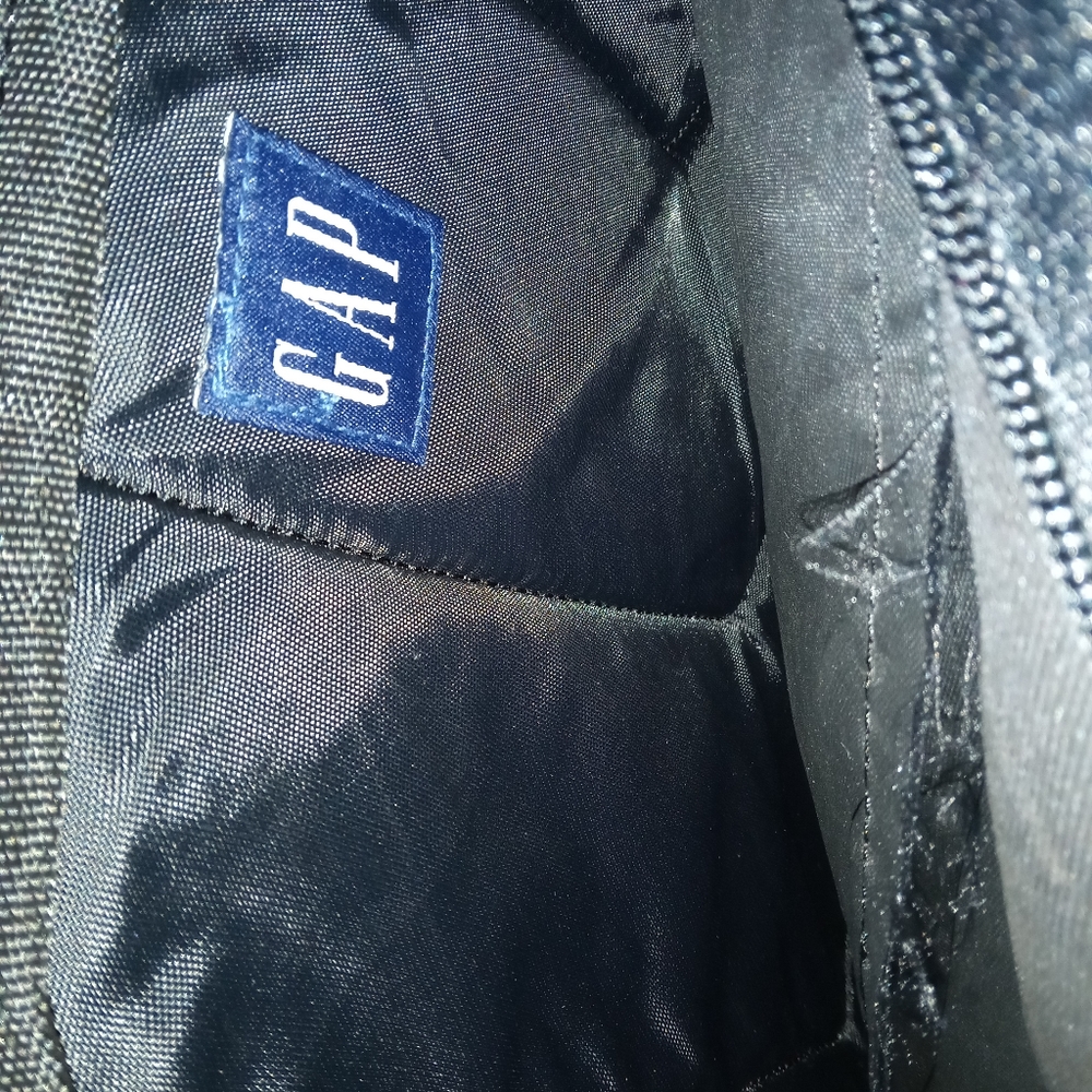 Gap/ black/ backpack zipper pockets on front and Strap
